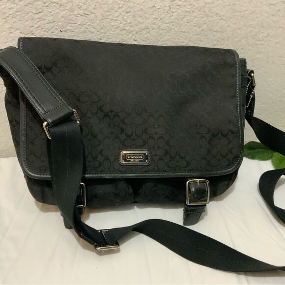 Women's Coach Crossbody Messenger Bag Signature Jacquard F70283 Black Canvas - Picture 13 of 13